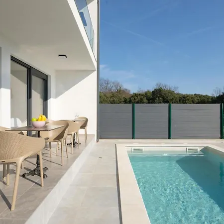 Artec Mit Meerblick By Interhome Nyaraló *