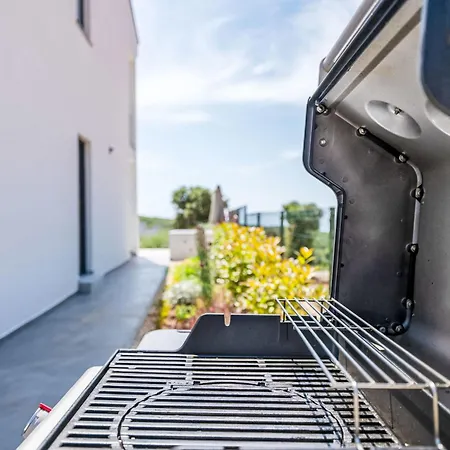 Artec Mit Meerblick By Interhome Marčana