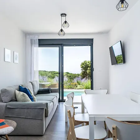 Artec Mit Meerblick By Interhome Marčana