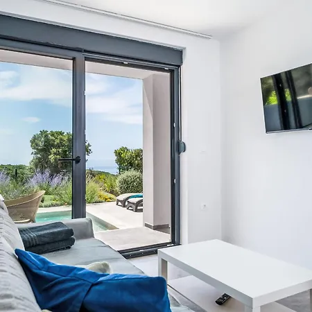 Artec Mit Meerblick By Interhome Semesterbostad Marčana